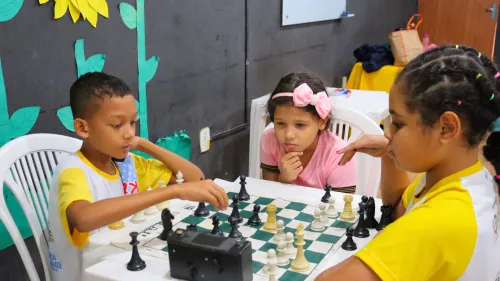 Educação C.J.